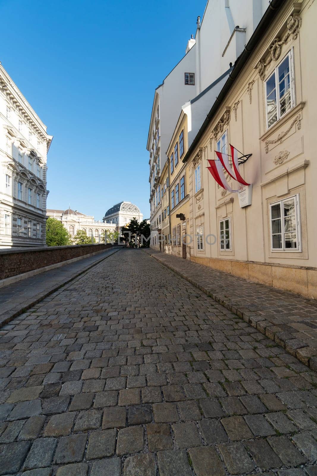 Dreimäderlhaus Vienna, Innere Stadt of Vienna with cobblestone street