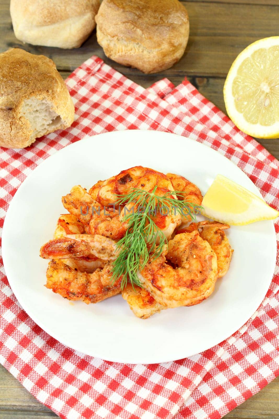 fried shrimp with lemon and dill