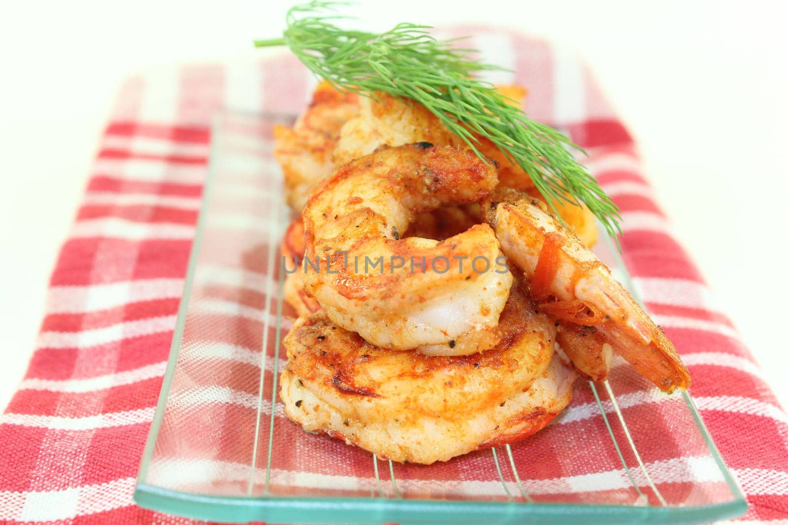 fried shrimp with lemon and dill