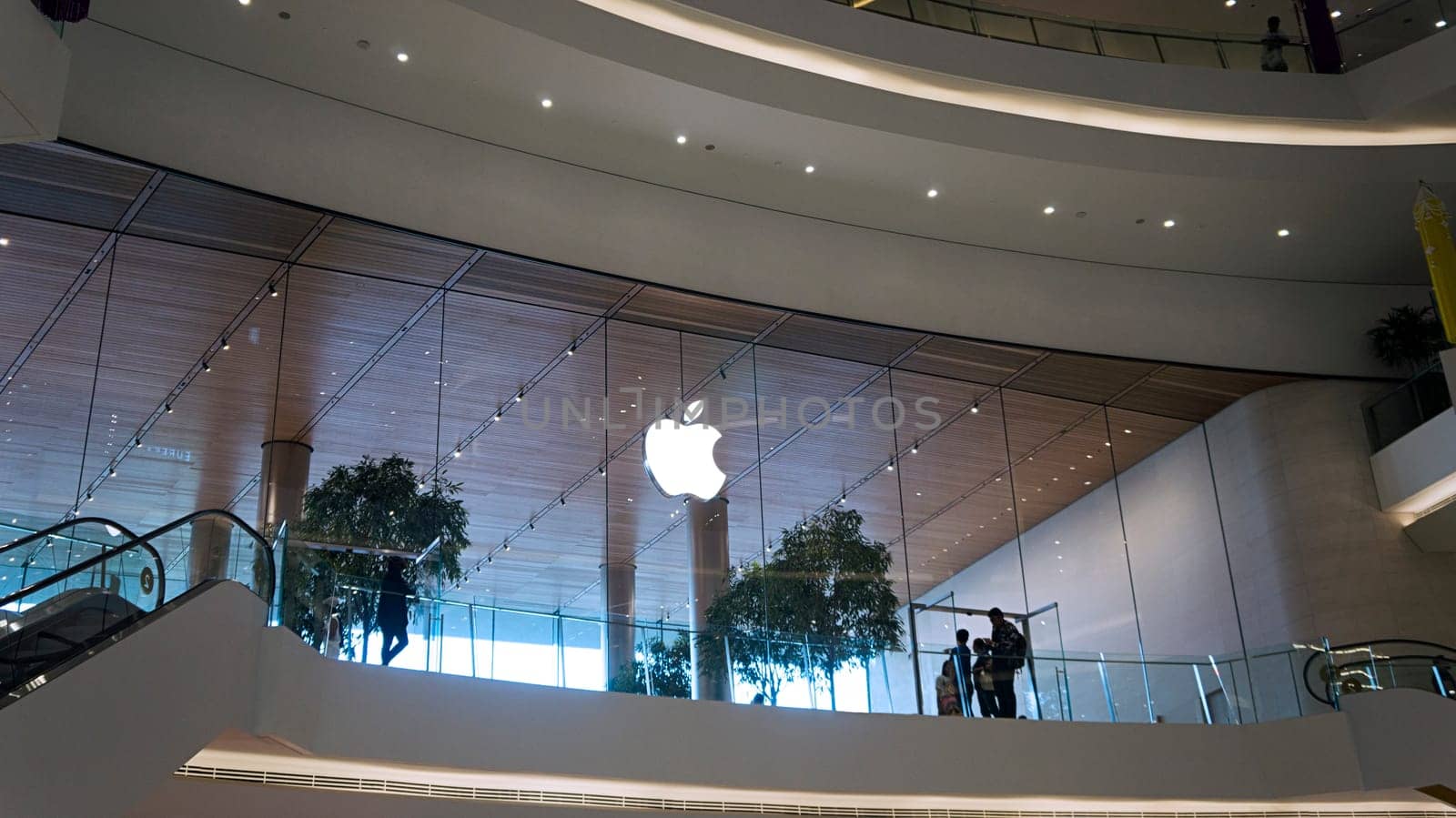 apple store Bangkok iconsiam mall modern electronics technology
