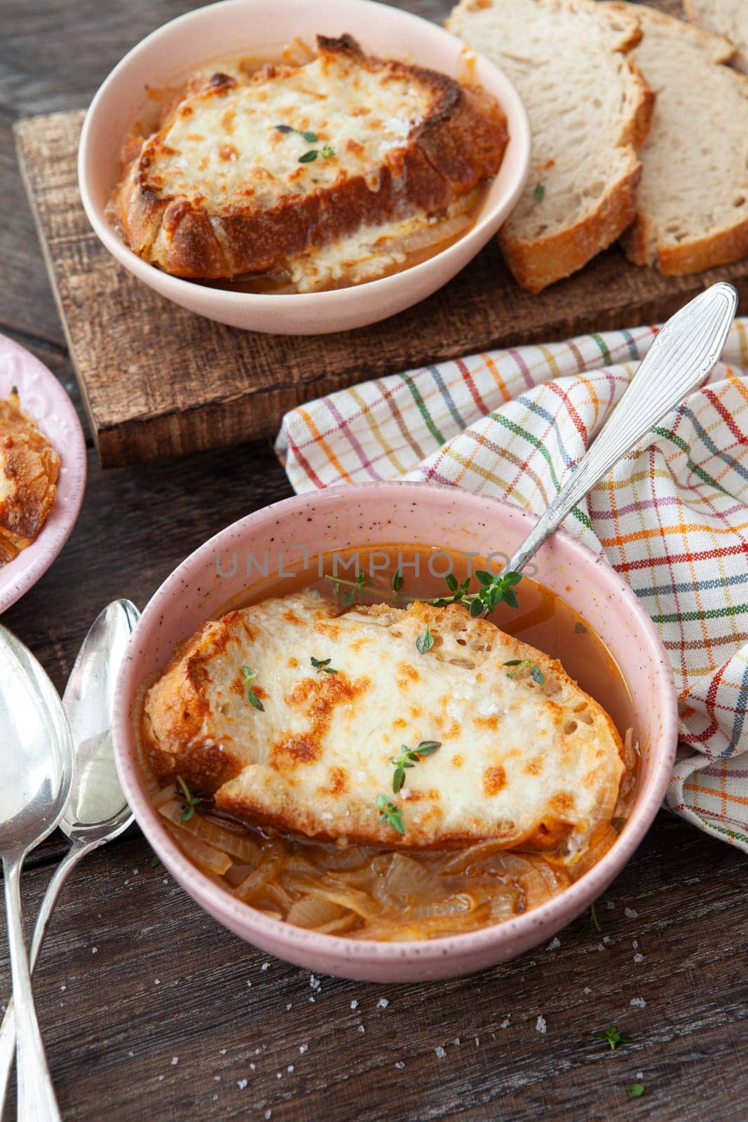 French onion soup with slices of gratinated cheese bread