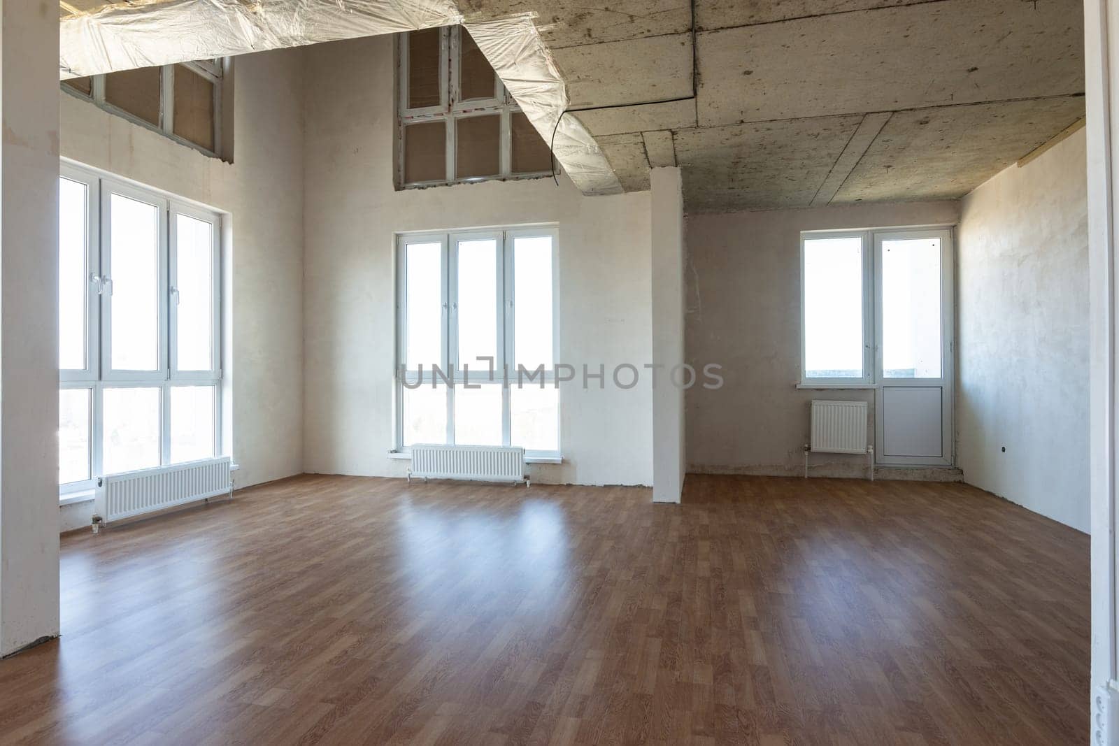 The general plan of a large two-story room in the apartment