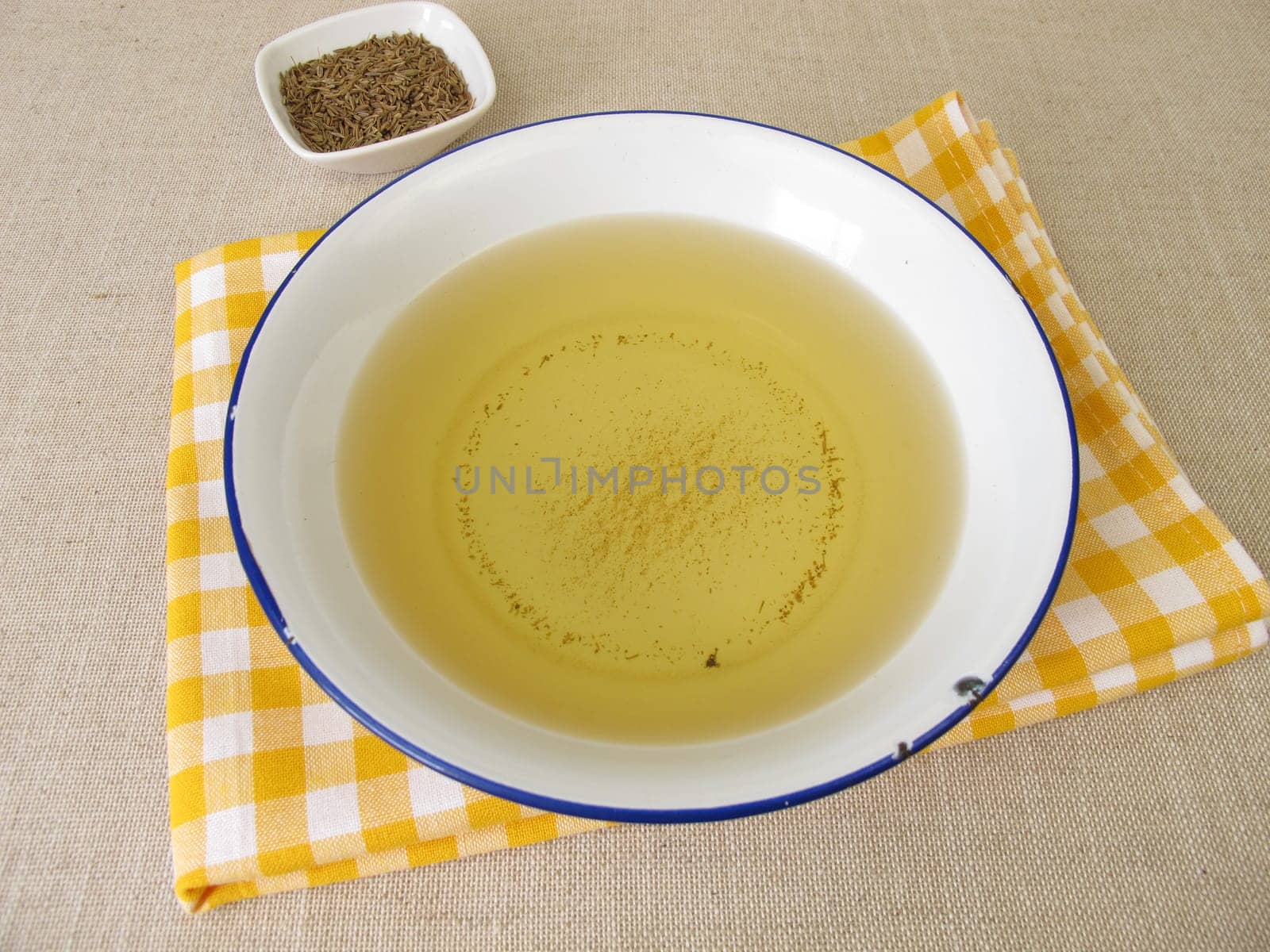 Caraway bath with caraway fruits