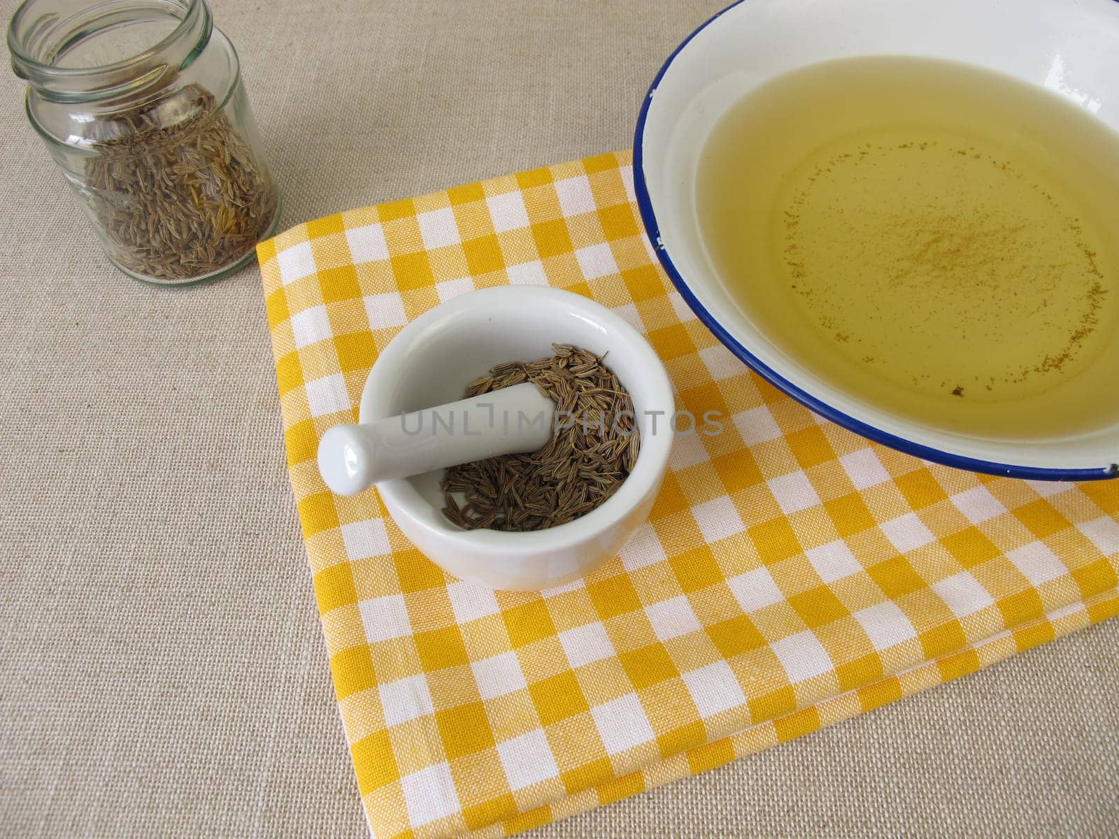 Caraway bath with caraway fruits