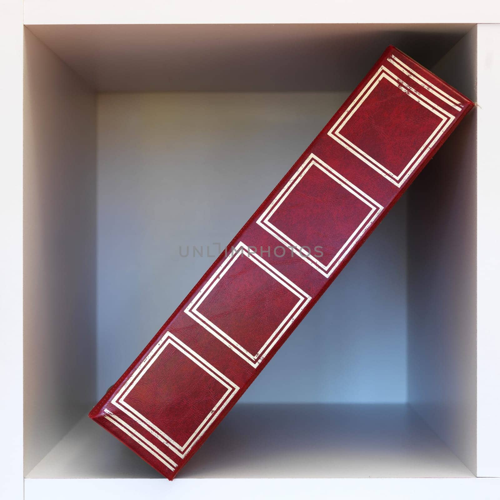 A conceptual image utilising a spall storage space