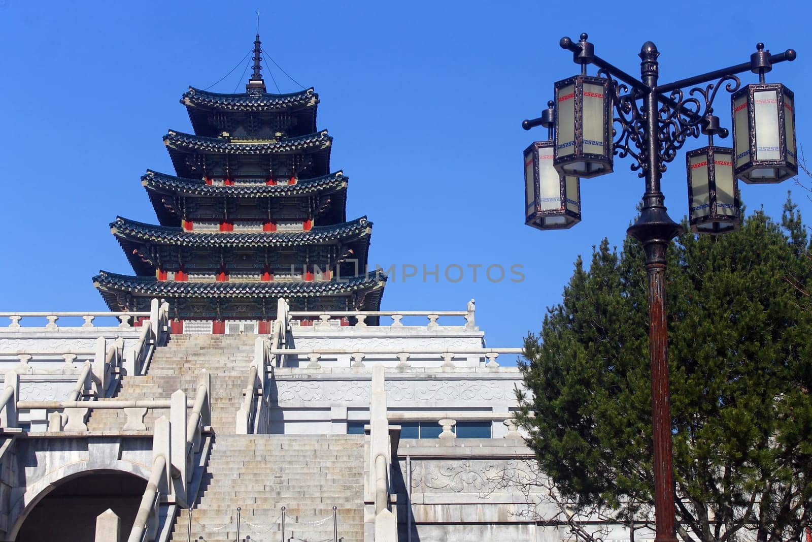 The lamps and The National Folk Museum of Korea