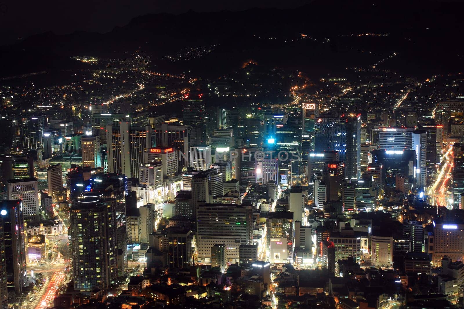 Night view of Seoul downtown captured from the top