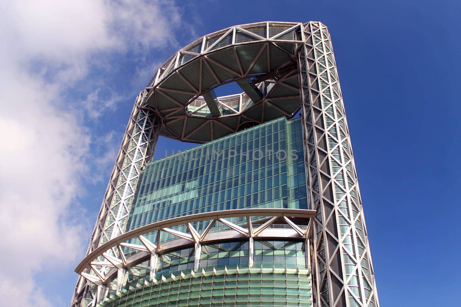 The steal skyscraper with the hole on the top