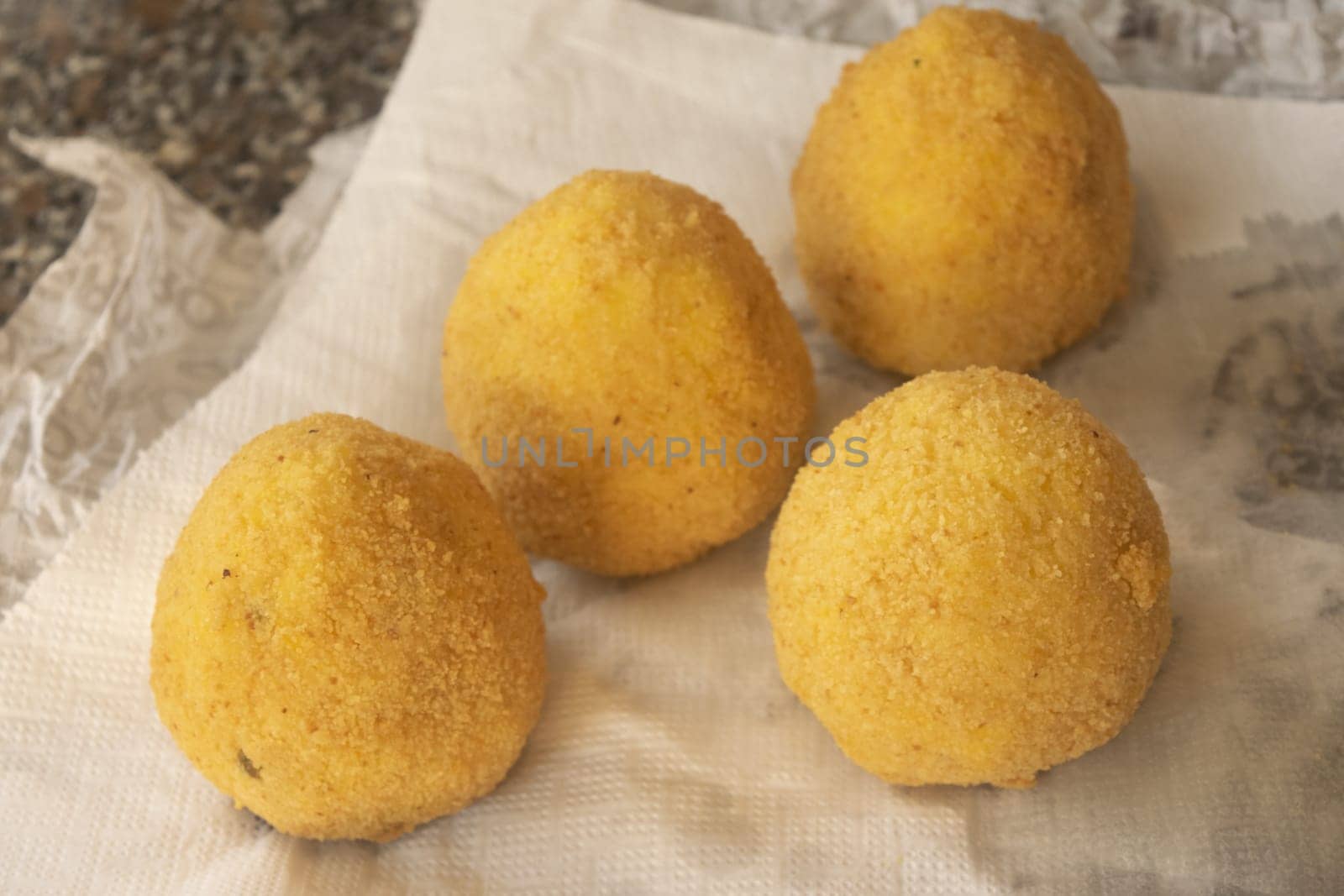 step of preparation of a sicilian arancini