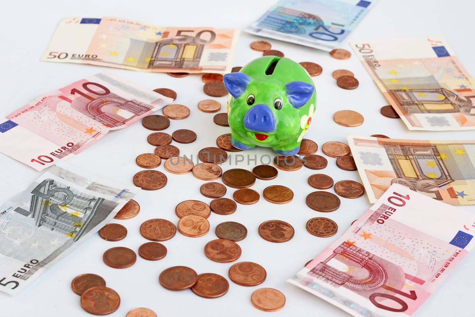 Is the piggy bank a safe investment with minus interest on the bank?