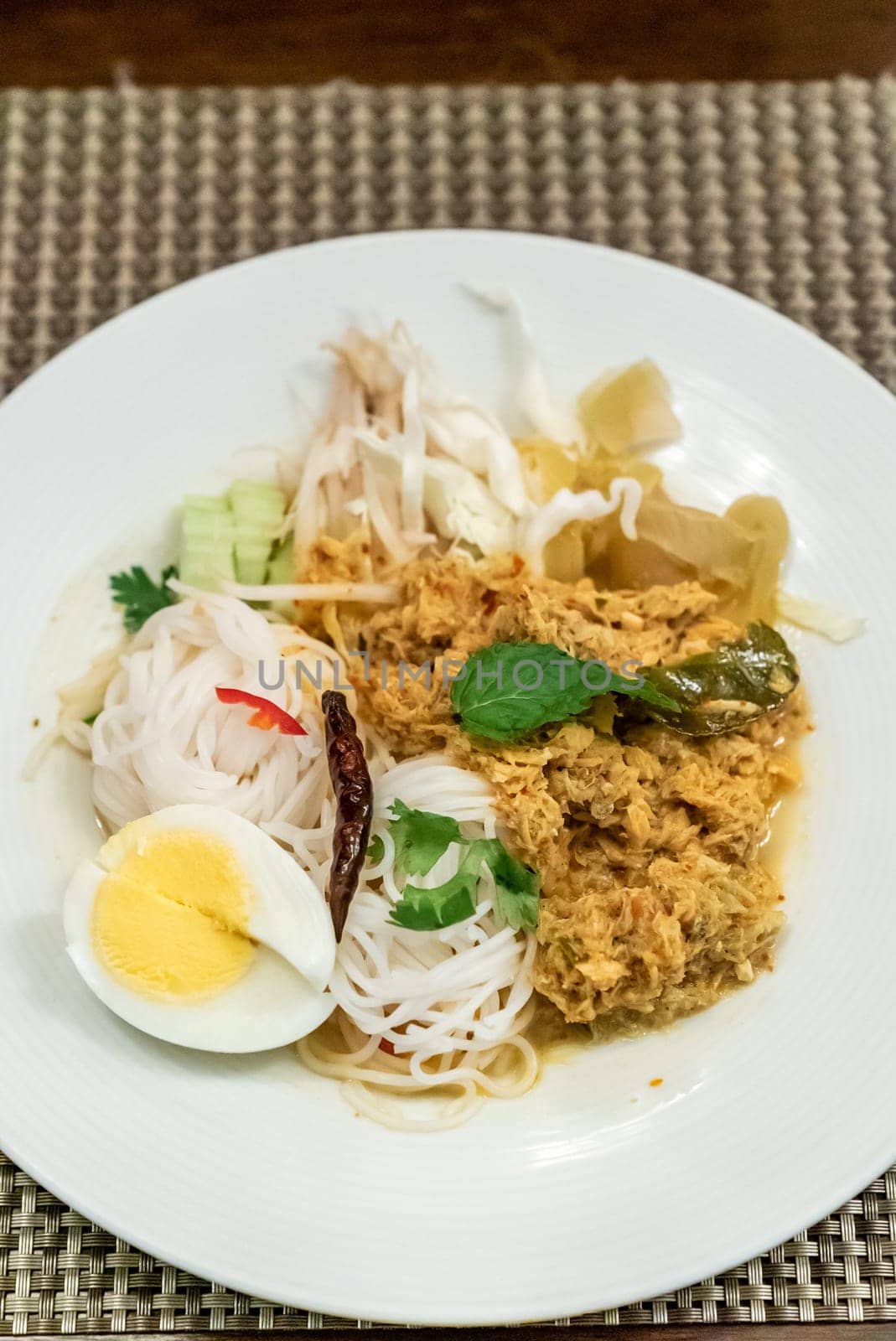 Thai Rice Noodles with crab meat in Fish and Anchovy Curry Sauce