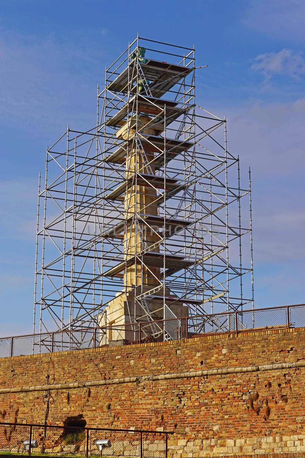 Pillar monument reconstruction scaffolding structure construction site