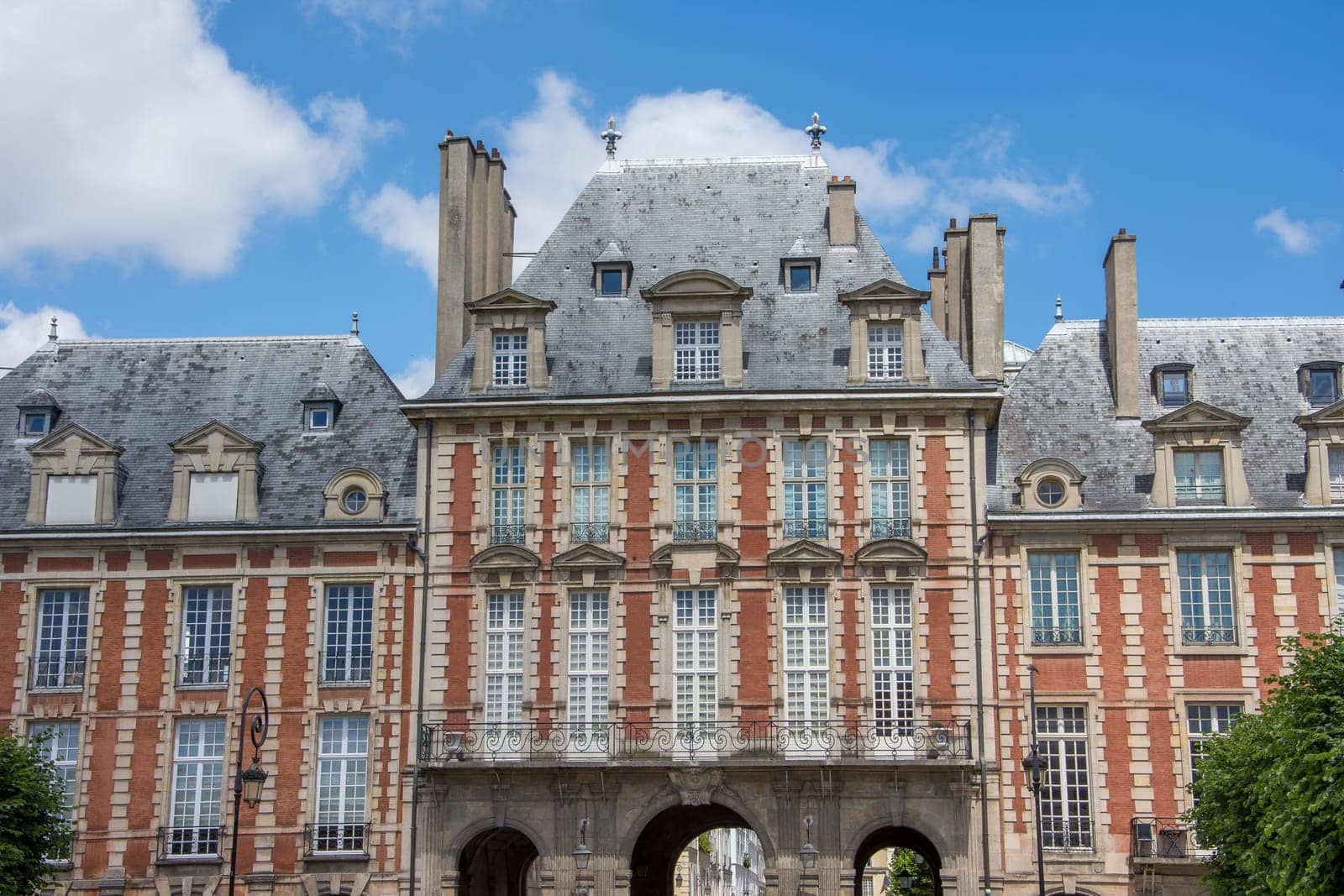 discovery of Paris and the banks of the Seine in summer, France
