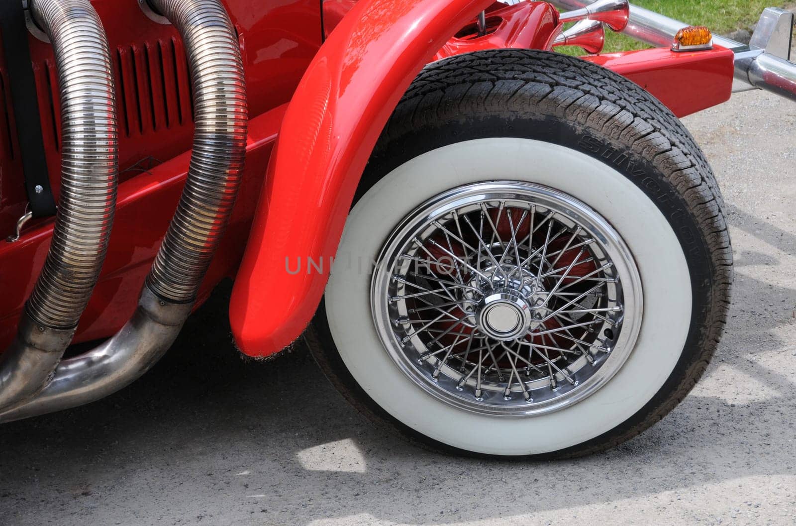 White wall tyres