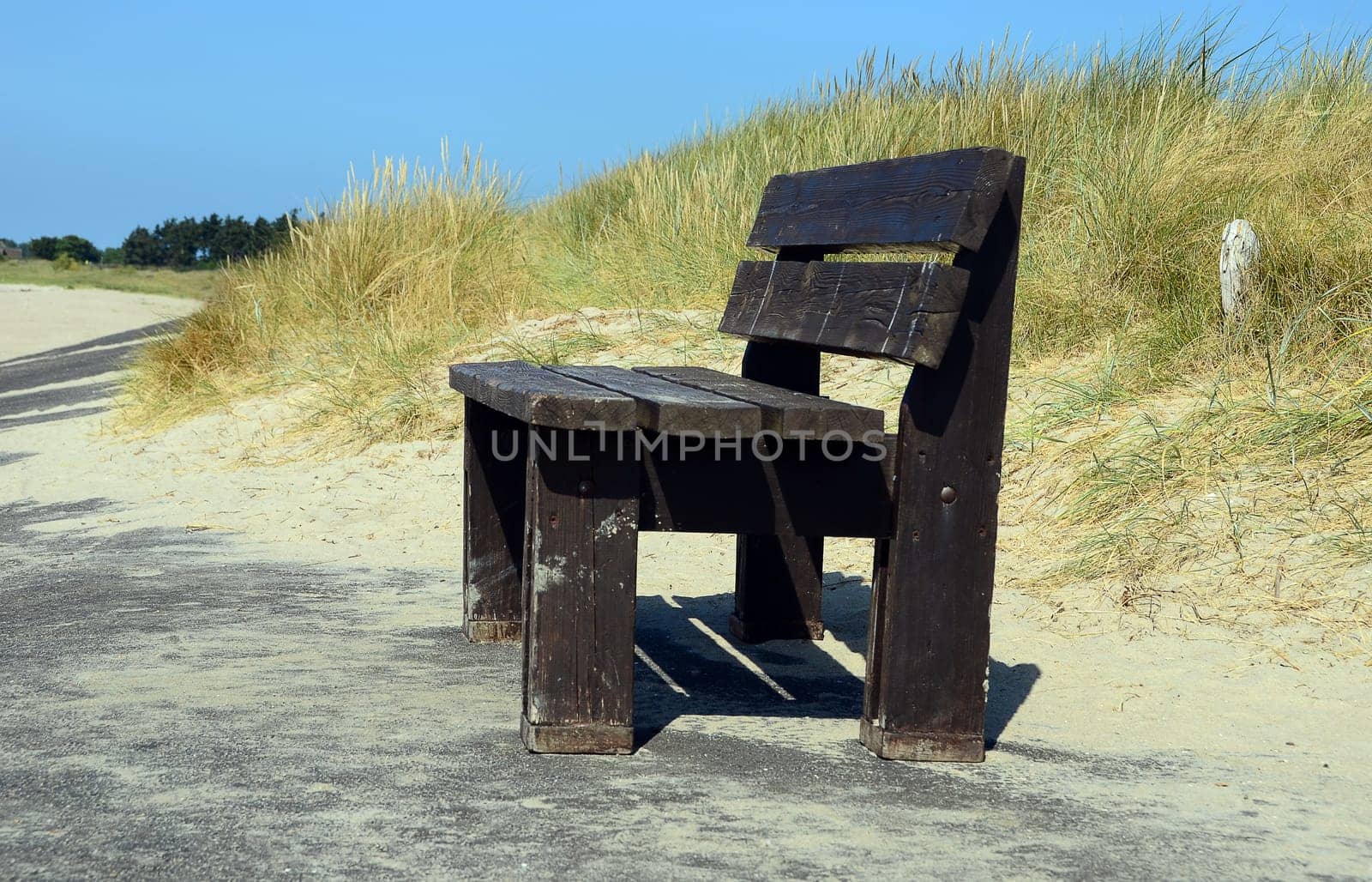 wooden bench