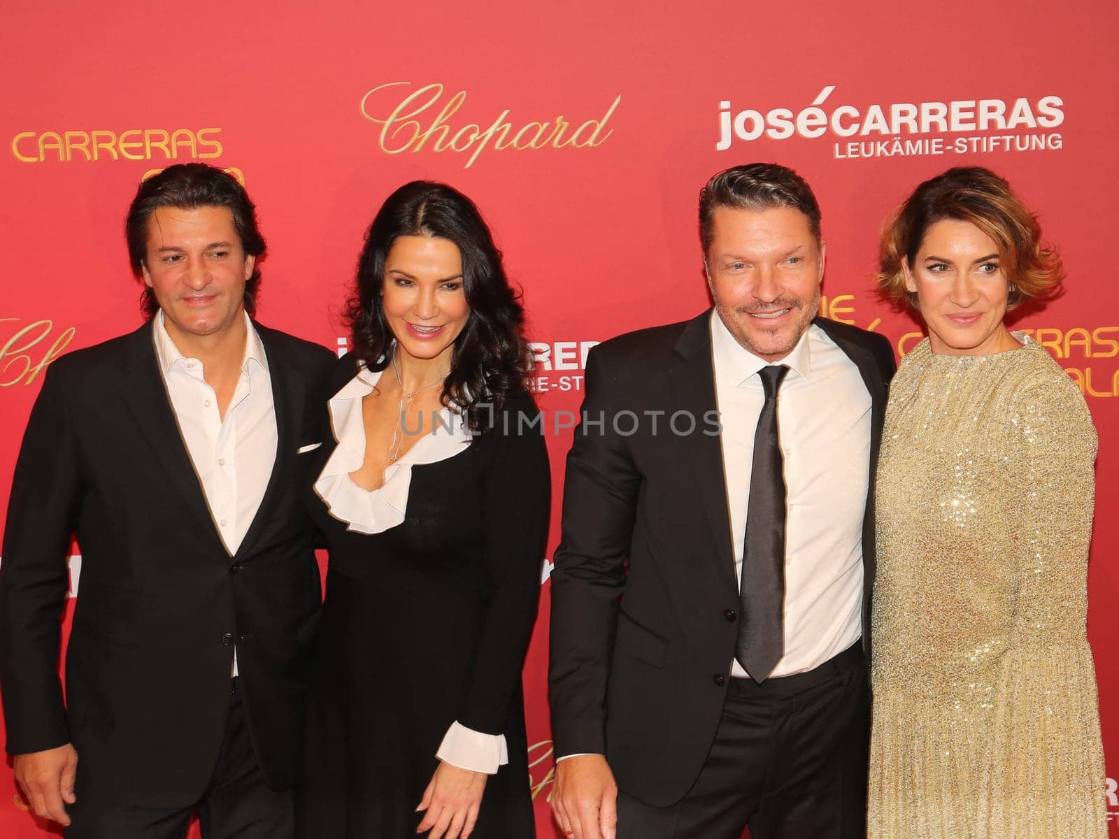 25 Jose Carreras gala actress Mariella Ahrens with boyfriend Michael Raumann and actor Hardy Krüger jr. with his wife Alice at the 25th Jose Carreras Gala on December 12, 2019 in Leipzig