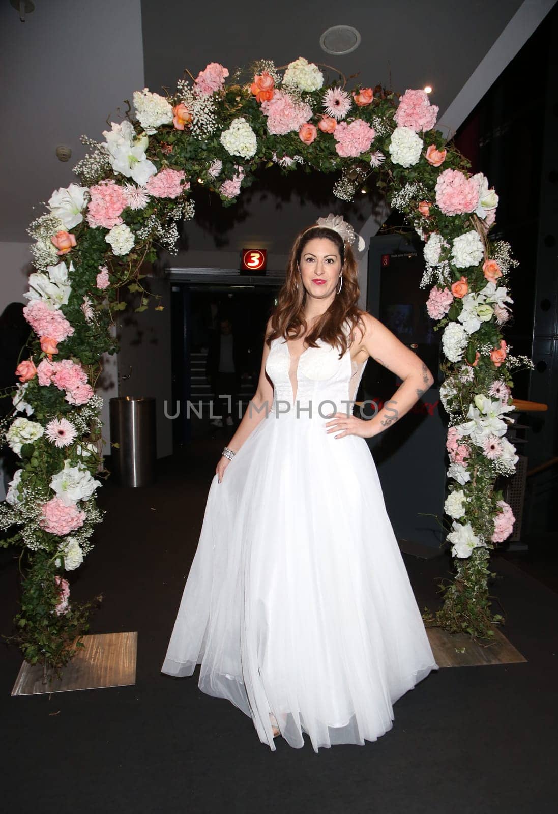 Til Schweiger und Braut Madita van Huelsen,.Bride wanted Til Schweiger surprised female fans on the occasion of his new film The Wedding , CinemaXX Hamburg on January 22nd, 2020
