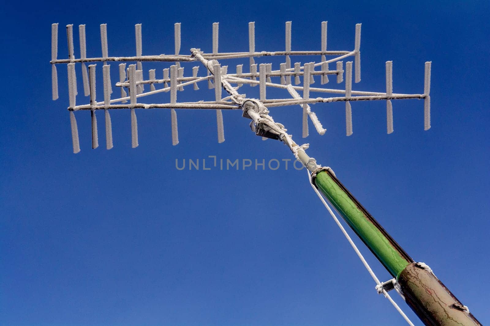 analog Antenna and blue sky