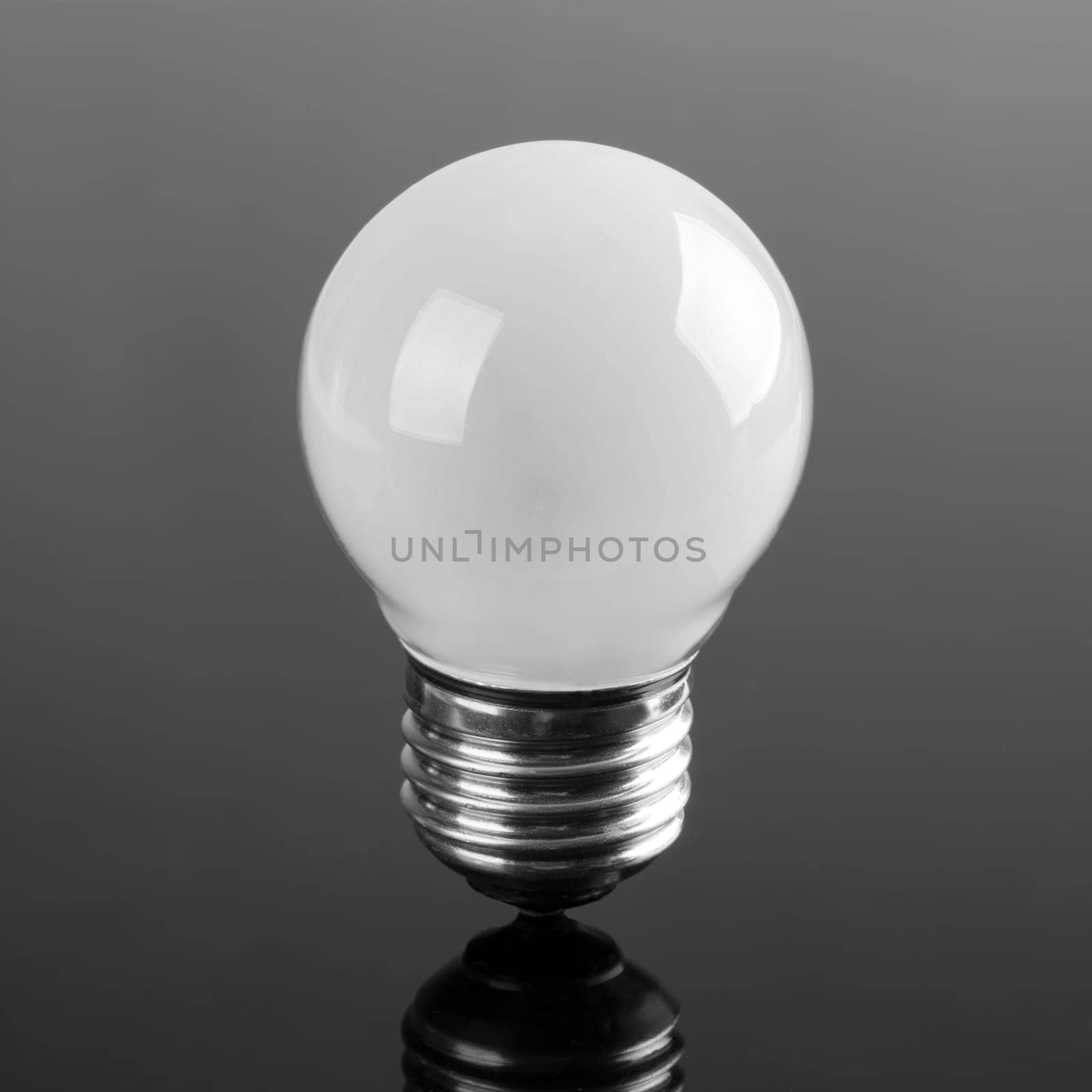 Small opaque bulb with reflection