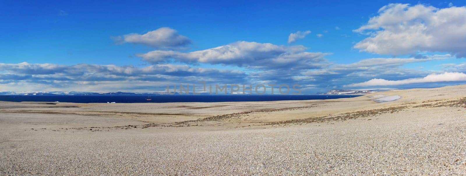 Landscape near Torellneset/Mariebreen, Spitsbergen, Svalbard Coast
