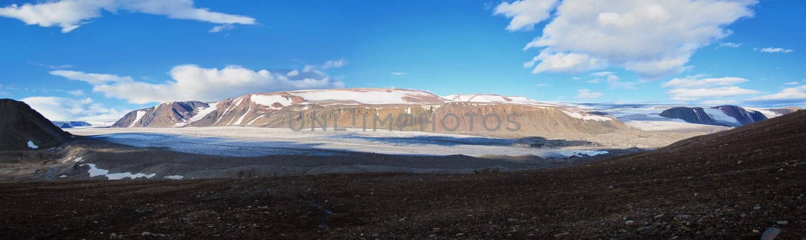 Spitsbergen, Svalbard landscape near Faksevågen