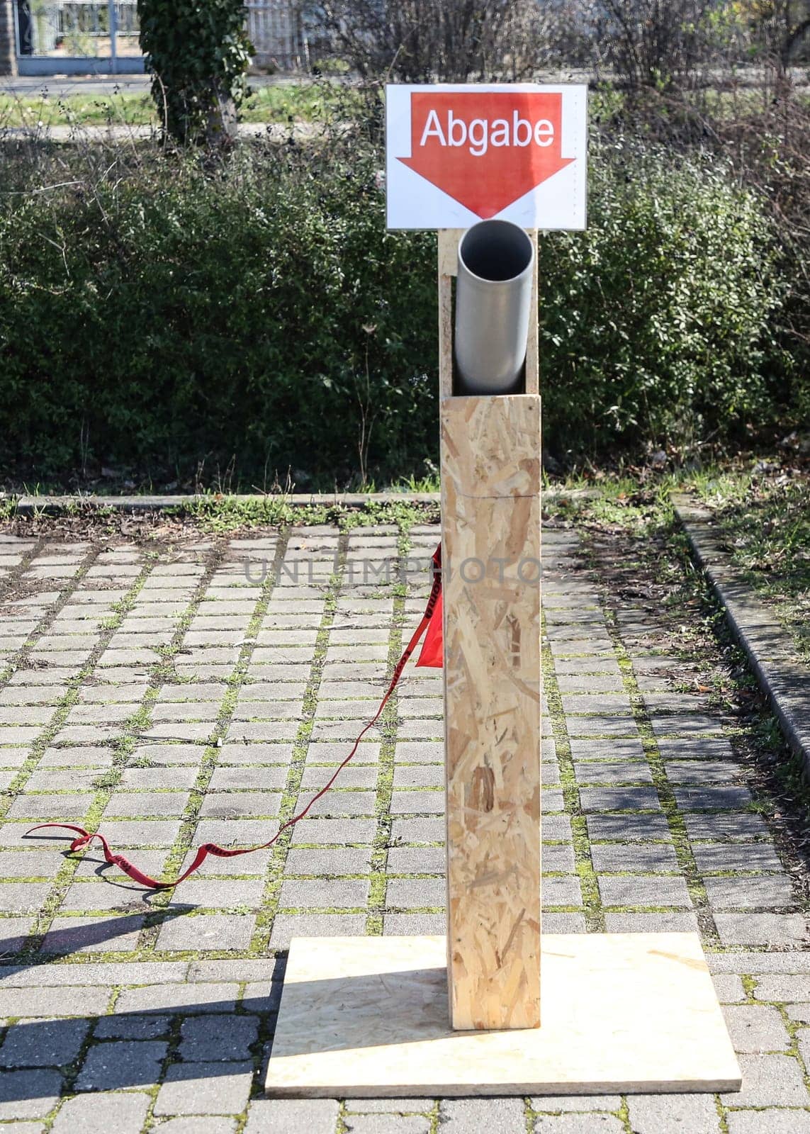 Tube delivery point at CORONA DRIVE IN STATION