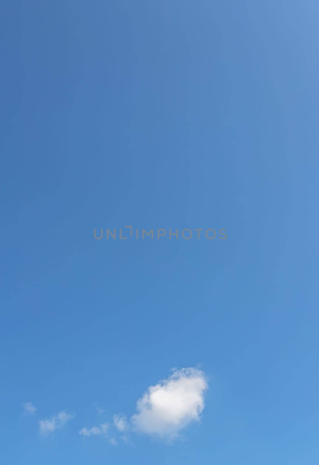Neutral vertical sky background with speech bubble. Concepts of nature, air, ecology, global warming and others.