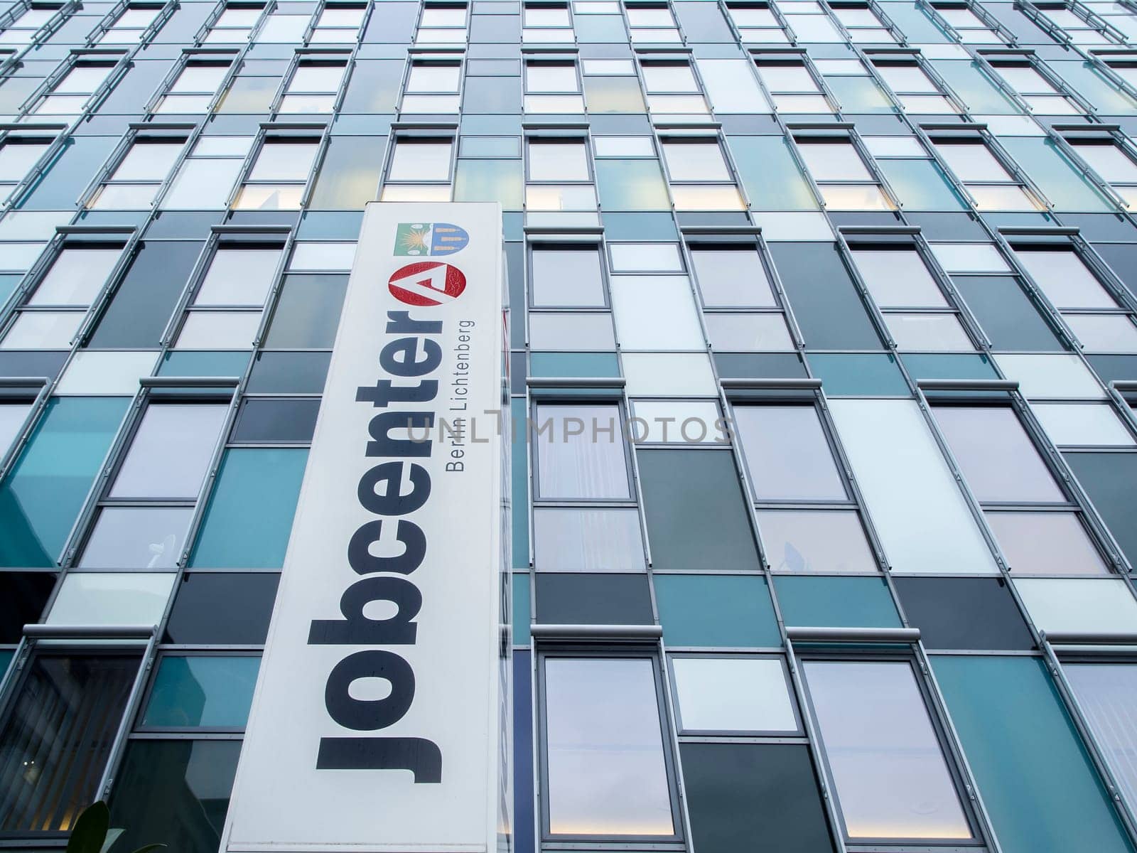 Jobcenter Berlin Lichtenberg vertical by FotoAndy