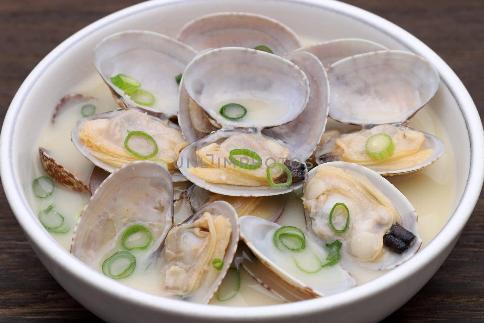 Japanese traditional cuisine, Sake steamed clams, Sakamushi