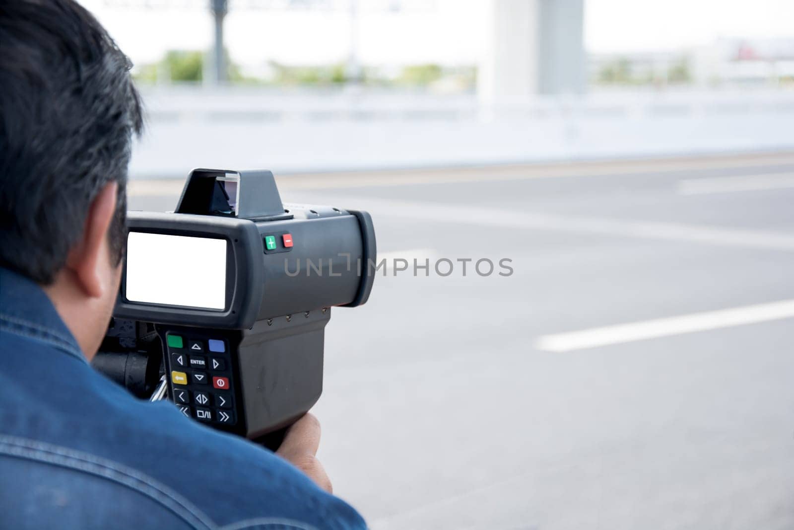 catch speeding drivers with a radar gun