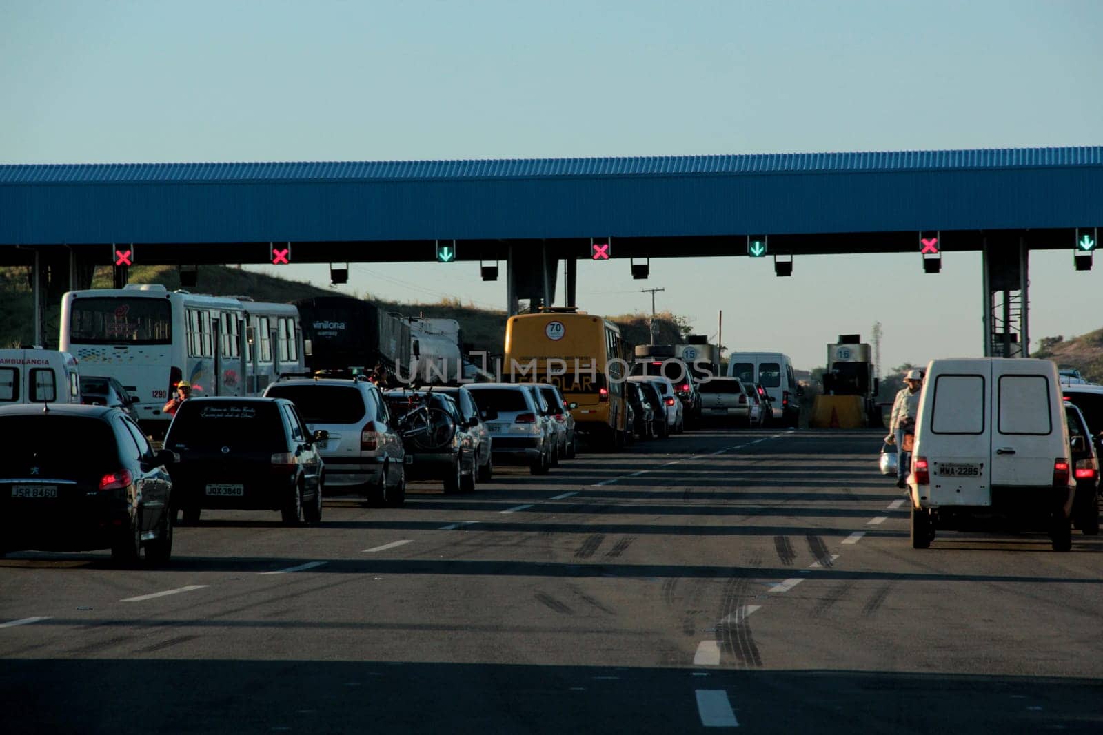 salvador, bahia / brazil - december 19, 2012: vehicles are seen in a toll plaza on highway BA 526, Cia / Aeroporto, in the city of Salvador.
