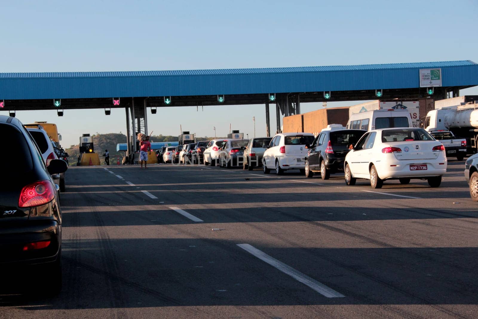 salvador, bahia / brazil - december 19, 2012: vehicles are seen in a toll plaza on highway BA 526, Cia / Aeroporto, in the city of Salvador.