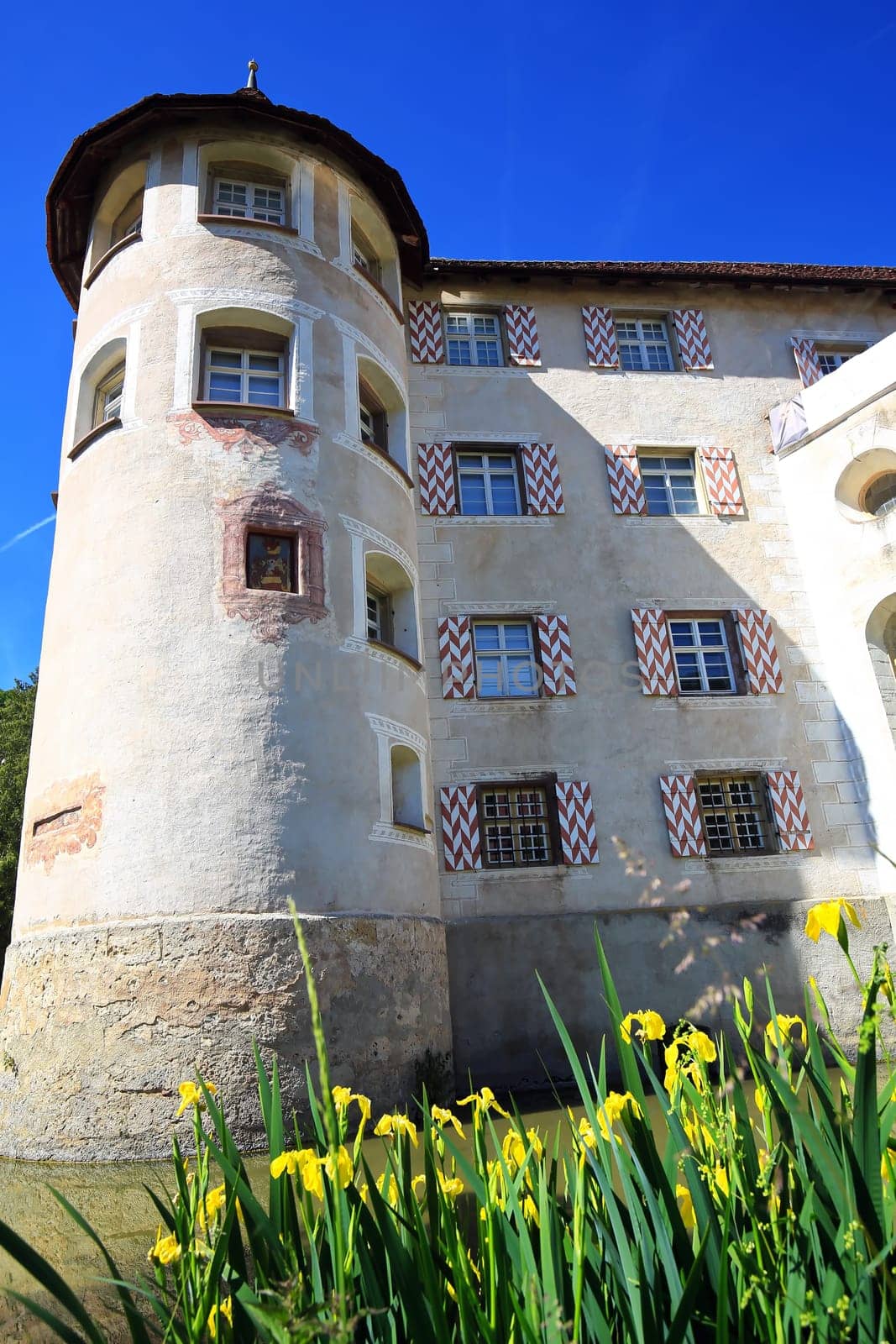 The castle Glatt is surrounded by a moat