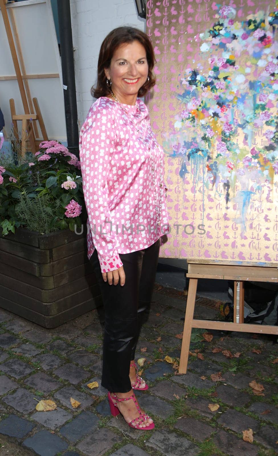 Claudia Obert, .during the  Golden Things meets Pink Carpet" pre-closing Finissage at Studio 28   Hamburg"