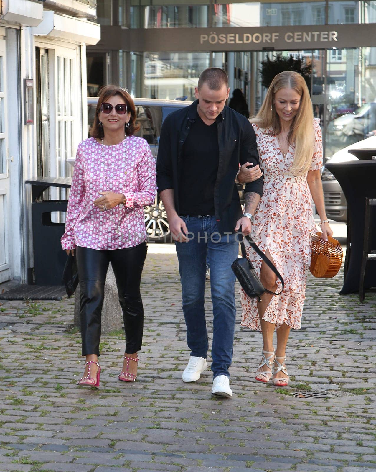 Claudia Obert, Jenny Elvers with son Paul Jolig,.during the  Golden Things meets Pink Carpet" pre-closing Finissage at Studio 28   Hamburg"