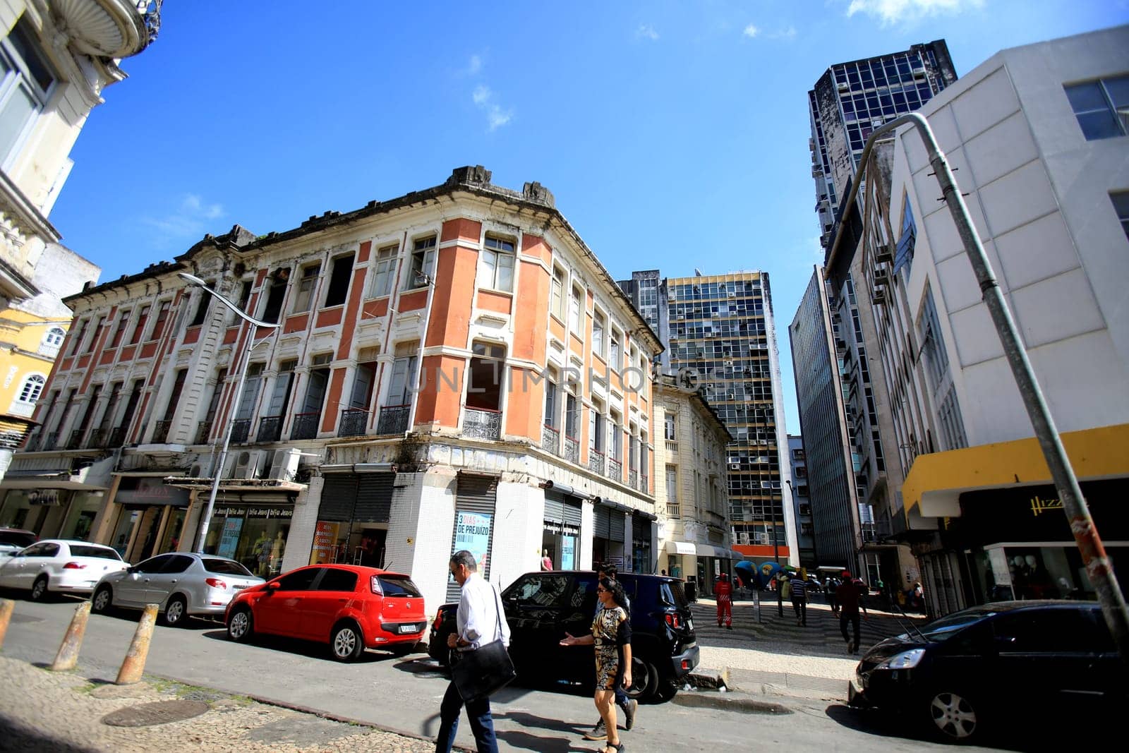 Salvador, Brazil - August 22, 2016: View of commercial buildings in the neighborhood Comercio in Salvador (BA). ISTOCK / Joá Souza..................  ............