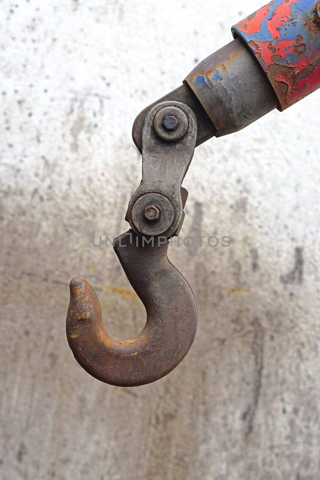 Hook at small hydraulic crane