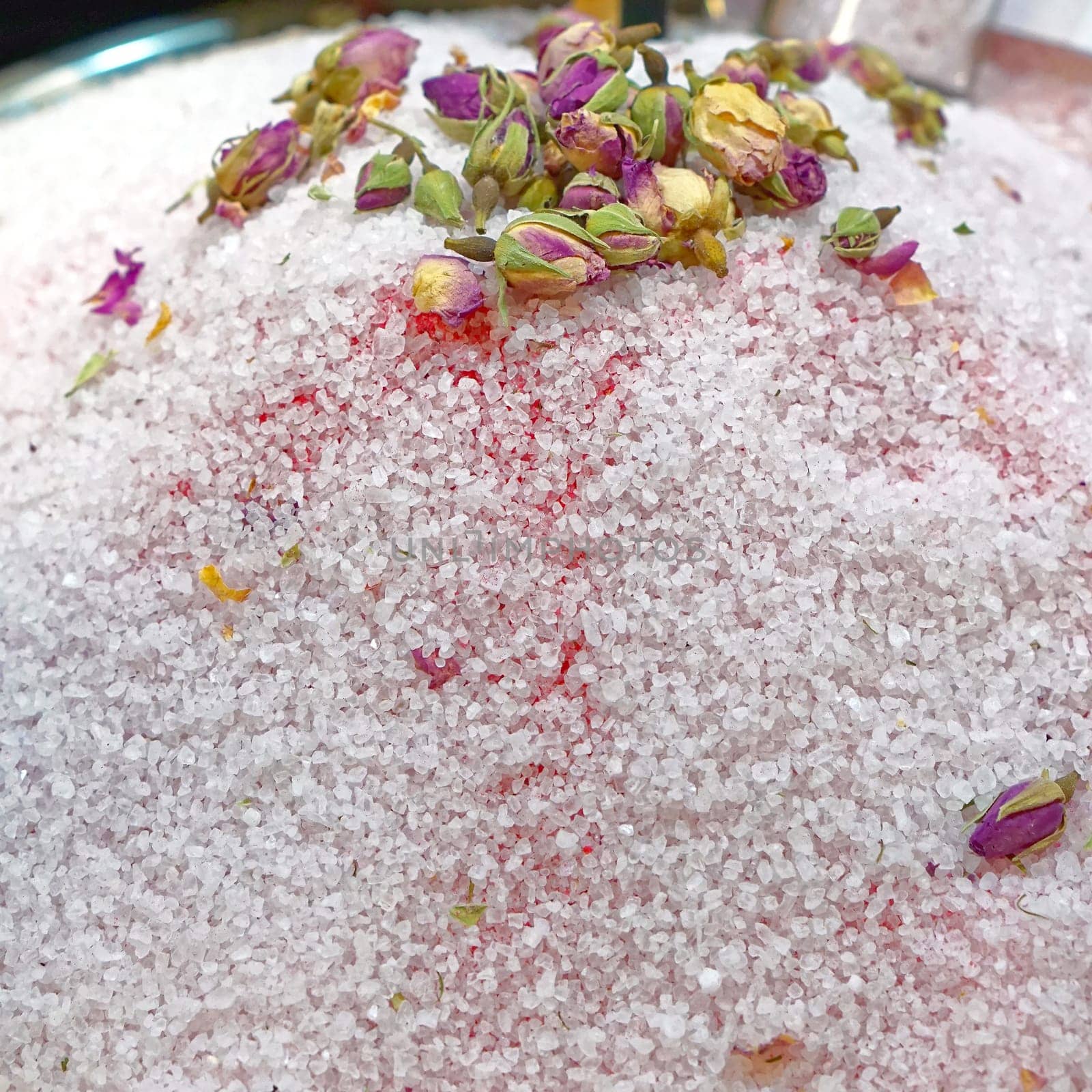 Pink salt with roses flowers scent