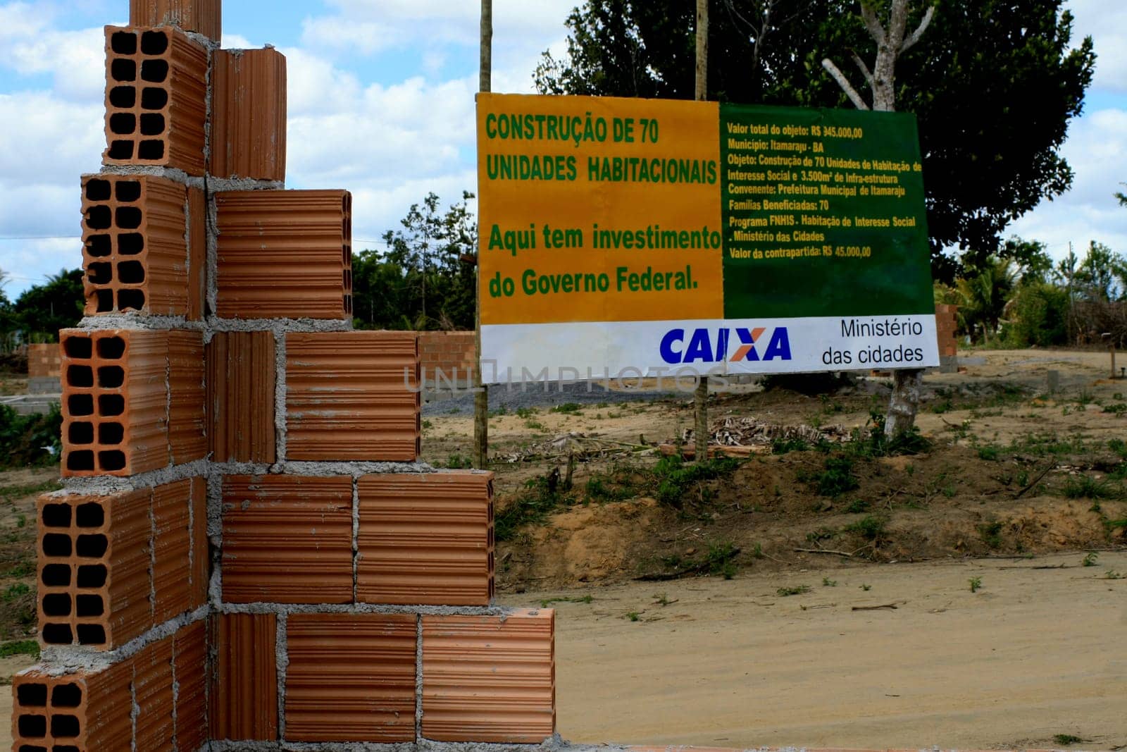 itamaraju, bahia / brazil - september 4, 2008: construction of houses of the brazilian popular happiness program in the city of Itamaraju, in the south of Bahia.