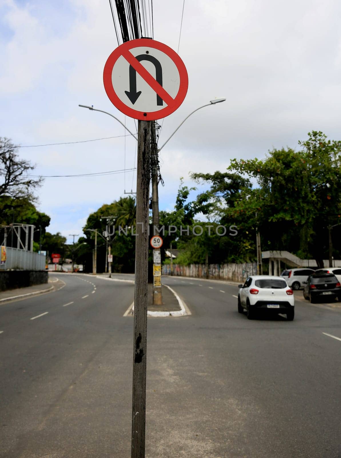 salvador, bahia / brazil - september 11, 2020: traffic sign indicates that it is forbidden to return on the street in the Cabula neighborhood in Salvador.