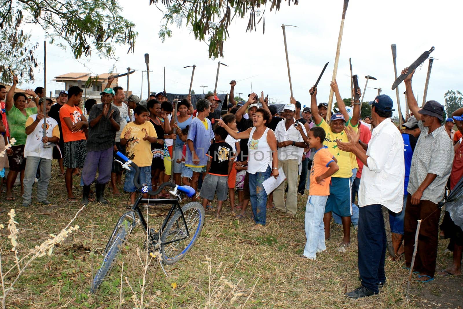 eunapolis, bahia / brazil - april 8, 2009: members of the Movimento Sente Terra - MST - are seen during the occupation of a farm invaded in the rural area of the municipality of Eunapolis....