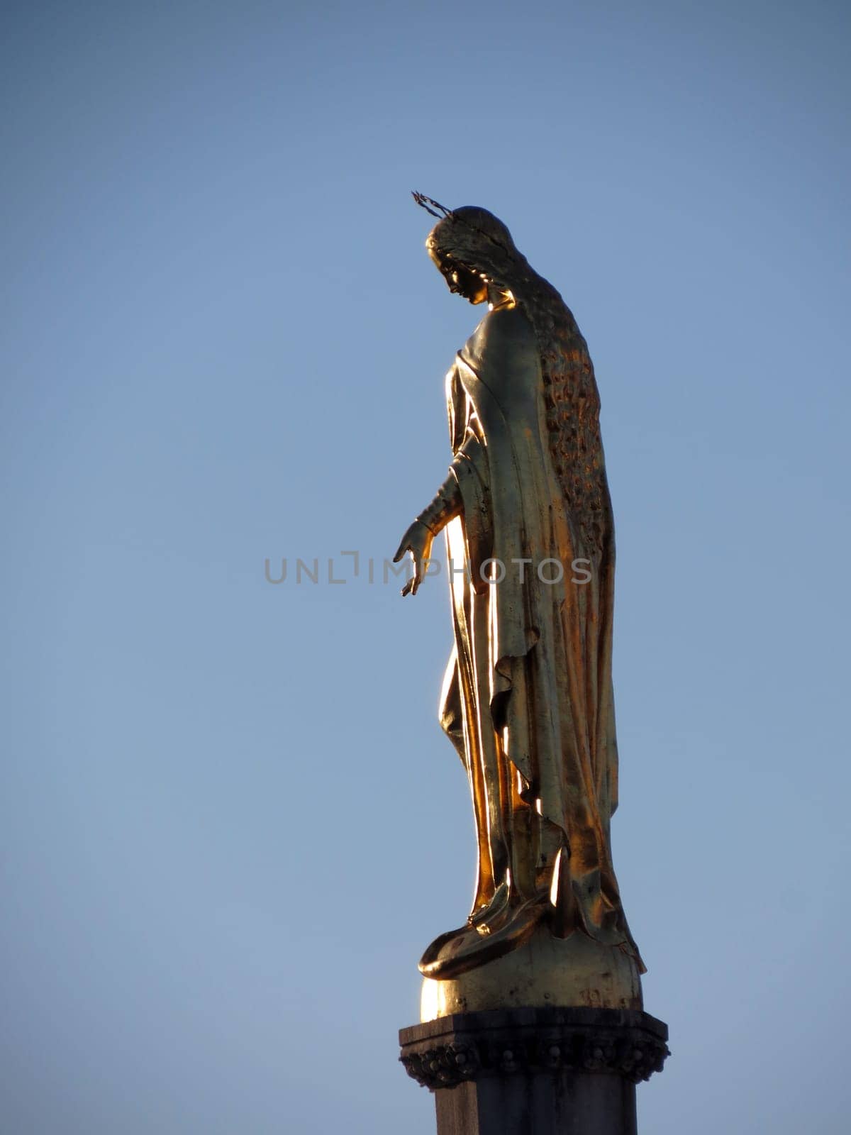 Golden statue of Virgin Mary, Zagreb cathedral