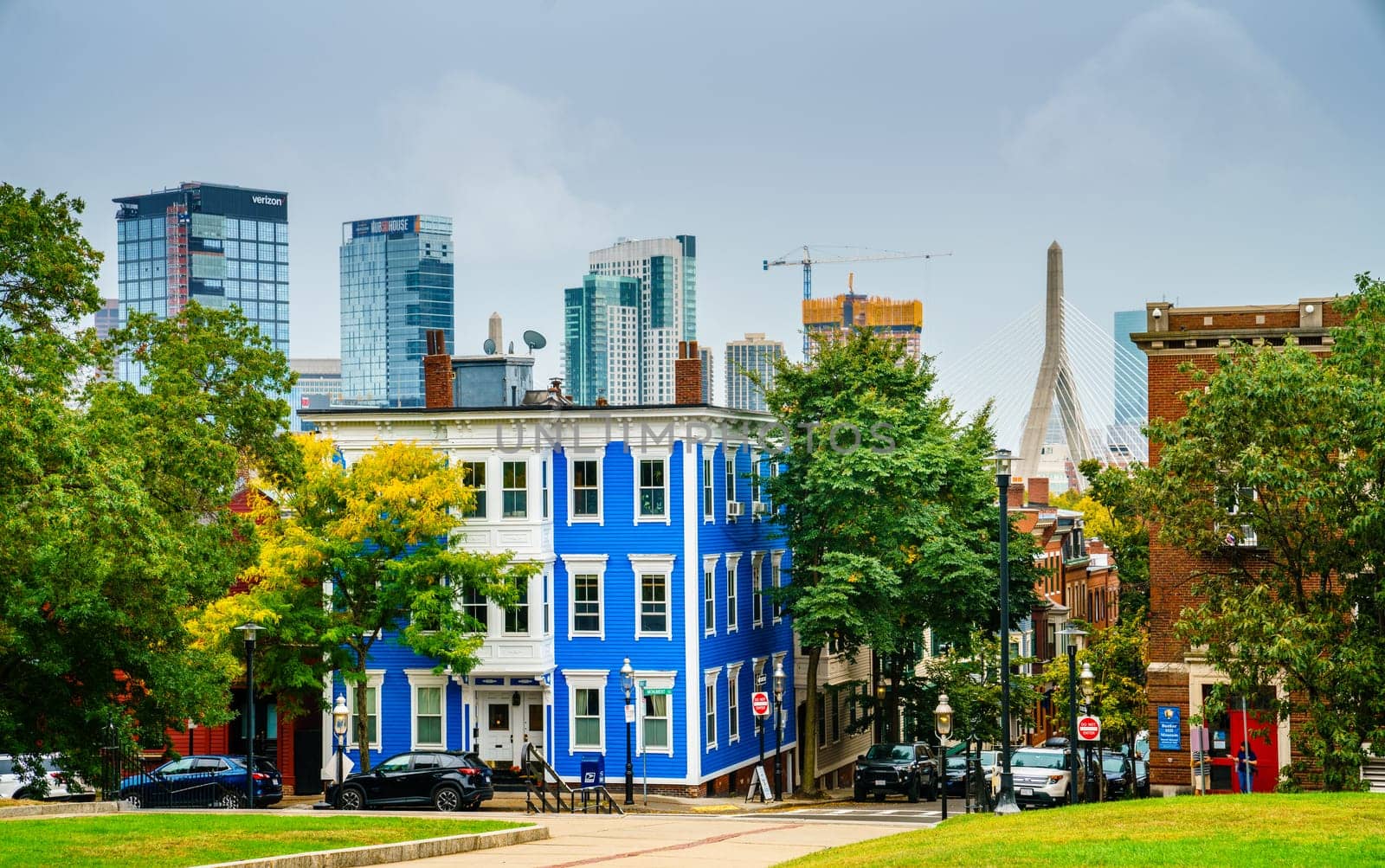 Bunker Hill and modern buildings in Boston downtown in the backdrop