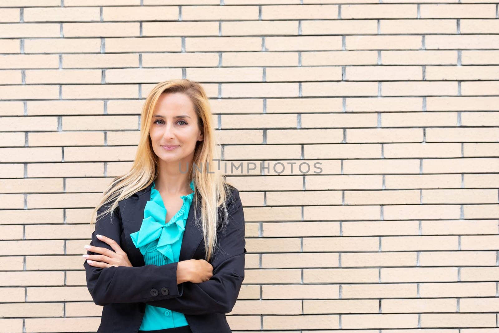 A young and professional business woman outdoors