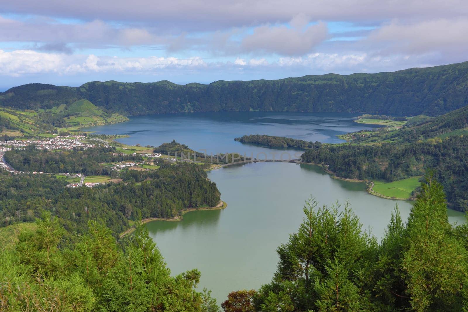The astonishing Lagoon of the Seven Cities (Lagoa das 7 cidades) - Azores - Portugal