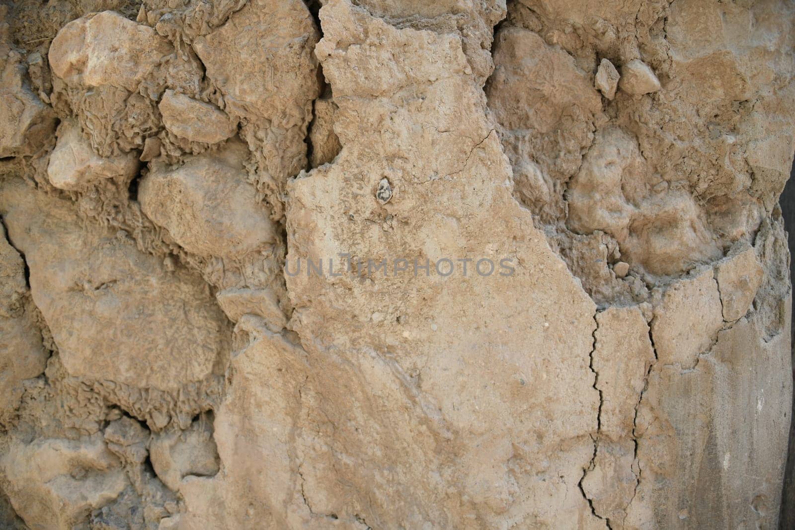 Sarooj is a traditional mortar made from a mixture of clay,lime or limestone,egg white and straw. It is used in Oman and Iran for building houses and bridges.
