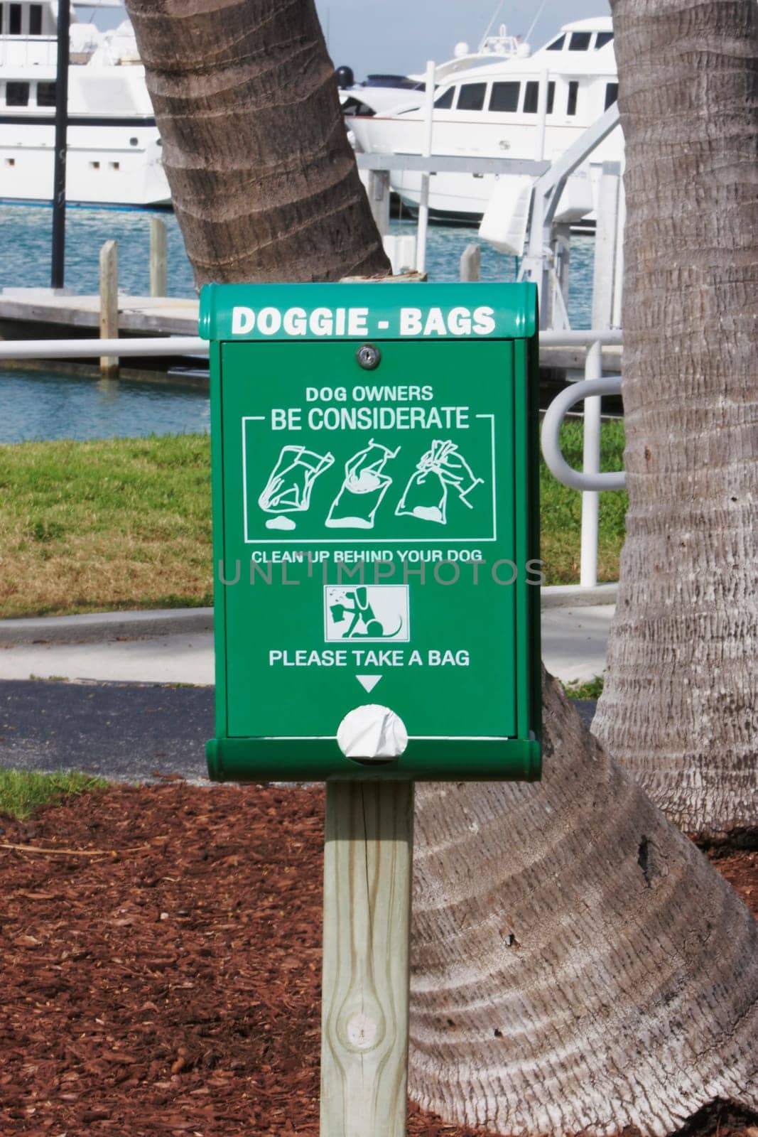 Doggie bag signs in park