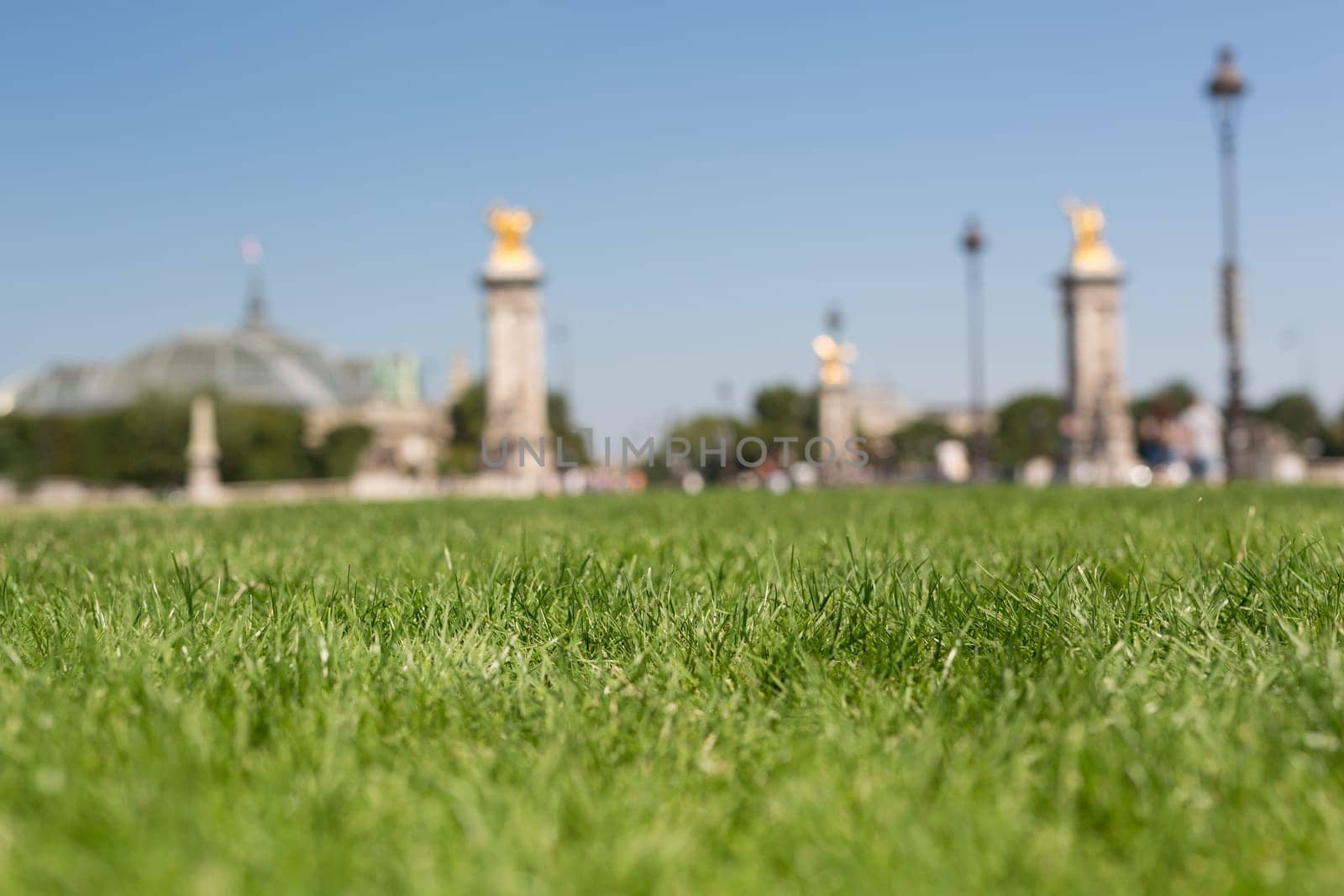 Beautiful garden in Paris located between the Alexander the 3rd Bridge and the Invalides