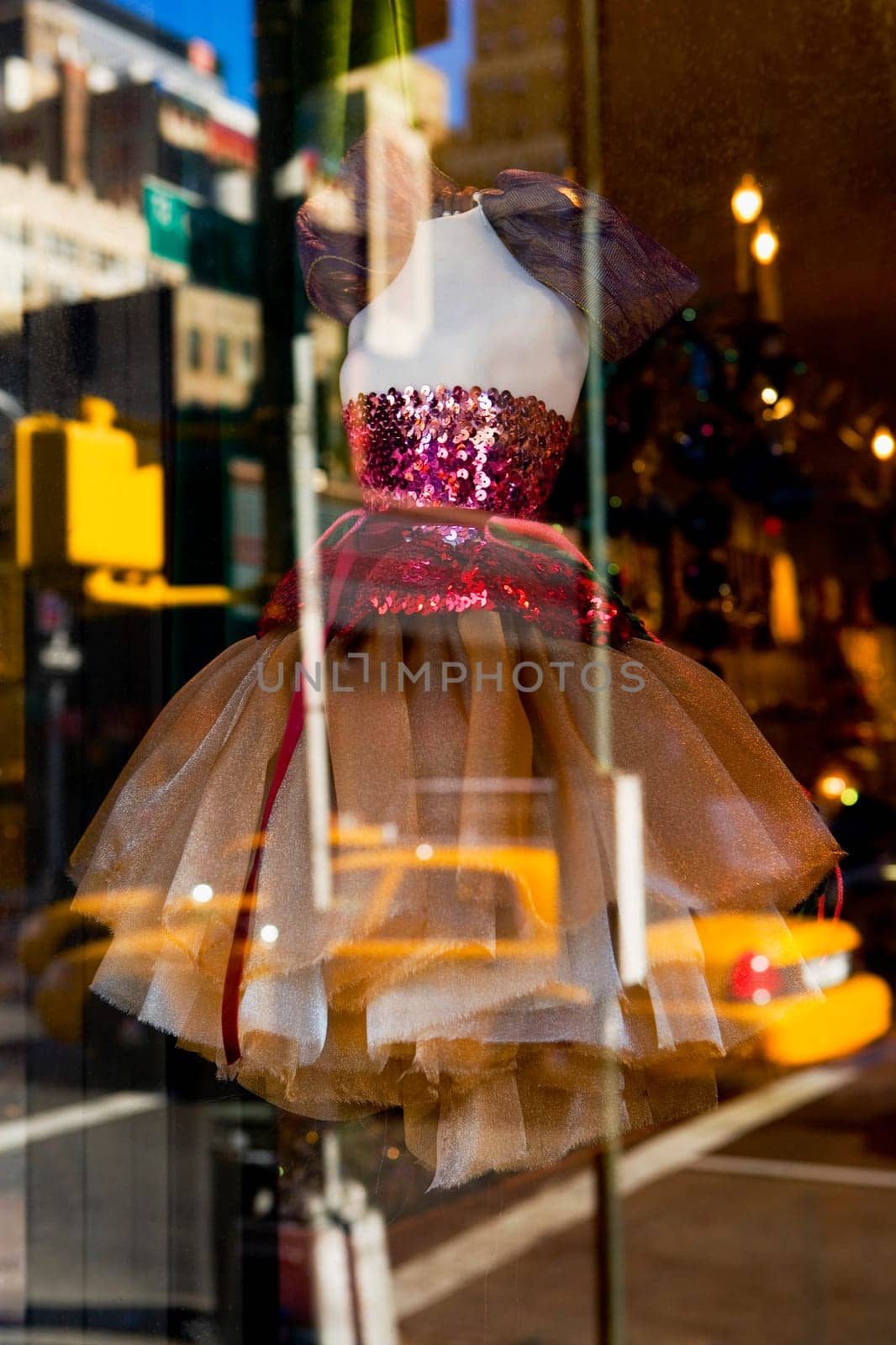 Mannequin in a clothing store, Fifth Avenue, Manhattan, New York City, New York State, USA