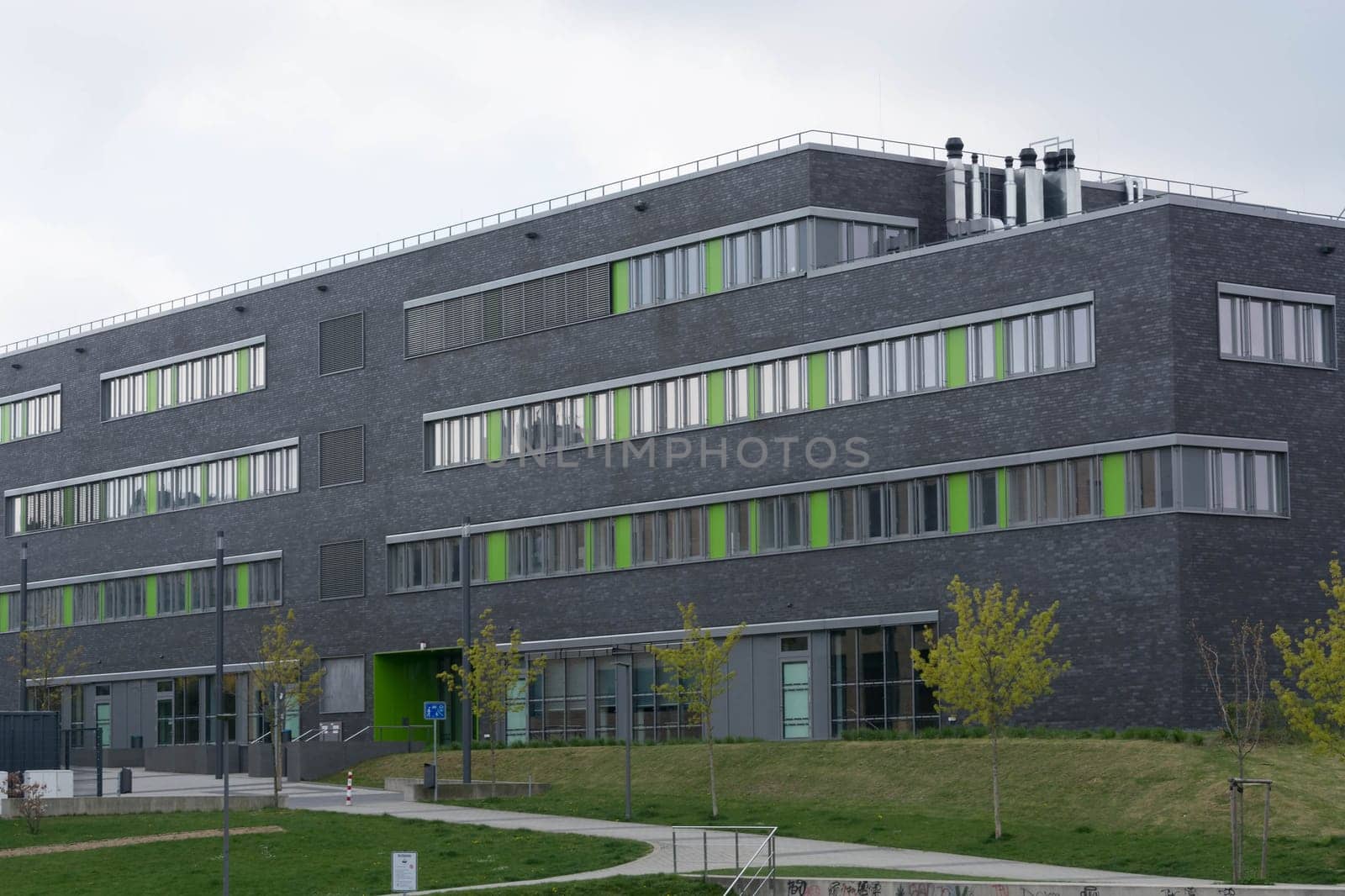 Modern campus of the cities of Velbert and Heiligenhaus is a branch of the University